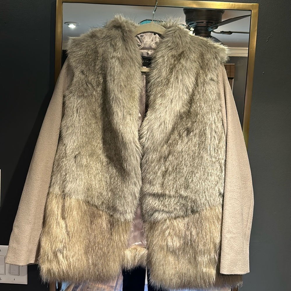 Women’s Elie Tahari Medium Taupe Partial Faux Fur/wool Jacket